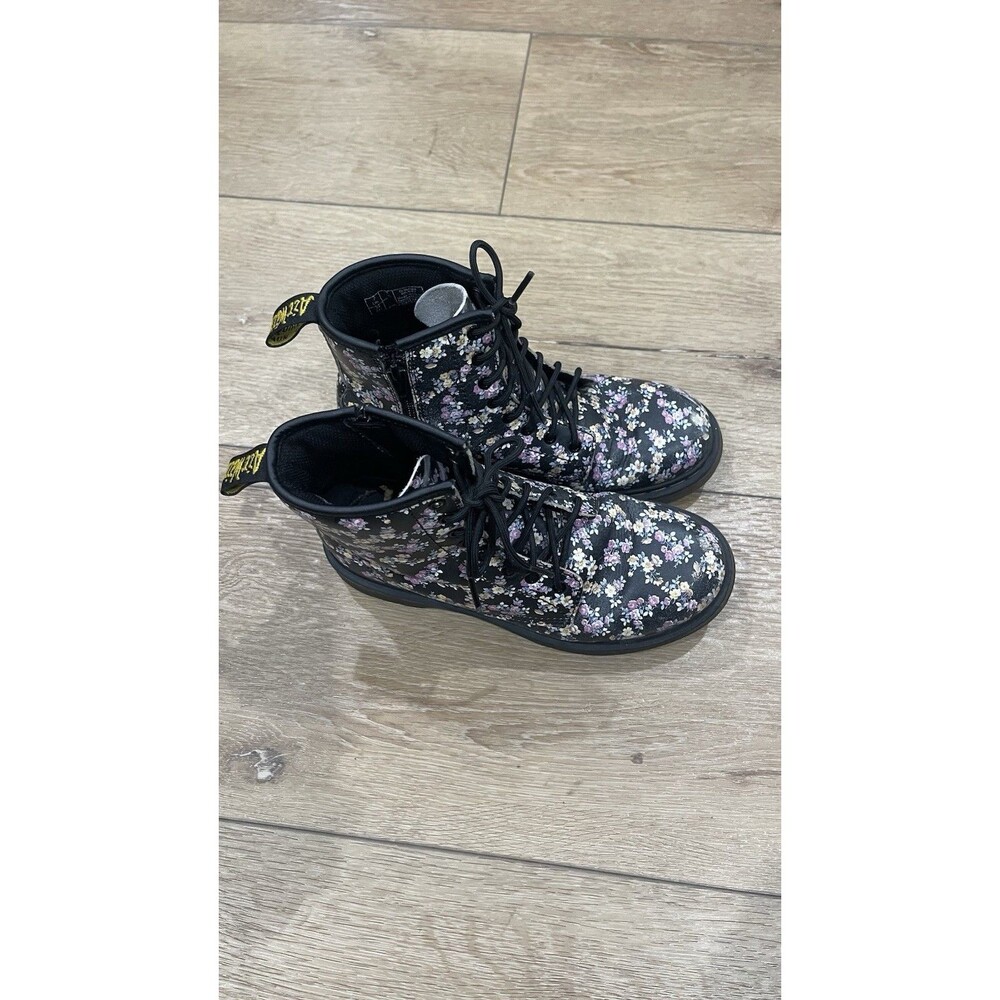 WOMEN'S DR. MARTEN BOOTS FLORAL PRINT SZ. 6 BRAND NEW, NO BOX